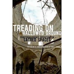 ISBN Treading on Hallowed Ground ( Counterinsurgency Operations in Sacred Spaces ) Couverture rigide