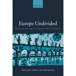 ISBN Europe Undivided ( Democracy Leverage and Integration After Communism ), Anglais, Couverture rigide