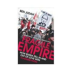 ISBN Fragile Empire: How Russia Fell in and Out of Love With Vladimir Putin livre politique Anglais