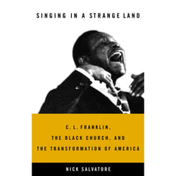 ISBN Singing in a Strange Land livre biographie Anglais Couverture rigide