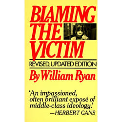 ISBN Blaming the Victim livre Édition de poche