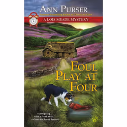ISBN Foul Play at Four, Mystère et suspense, Anglais, Édition de poche, 336 pages