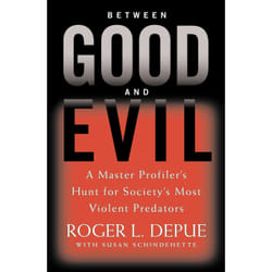 ISBN Between Good and Evil livre histoire Anglais Couverture rigide