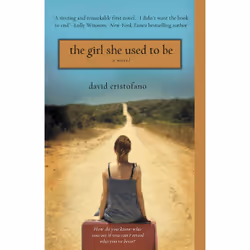 ISBN The Girl She Used to Be, Fiction, Anglais, Livre broché, 272 pages