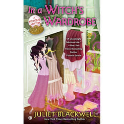 ISBN In a Witch’s Wardrobe livre Mystère et suspense Anglais Édition de poche