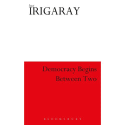 ISBN Democracy Begins Between Two livre Roman contemporain Anglais