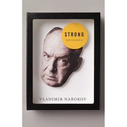 ISBN Strong Opinions livre classiques Anglais