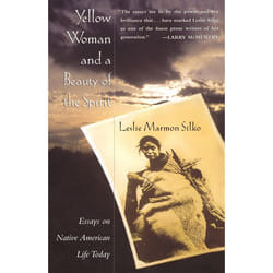 ISBN Yellow Woman and a Beauty of the Spirit Livre de poche