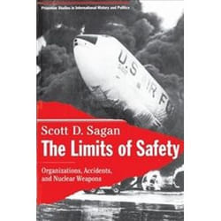 ISBN Limits of Safety : Organizations, Accidents, and Nuclear Weapons livre histoire Anglais