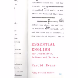 ISBN Essential English for Journalists, Editors and Writers, Anglais, Livre broché, 320 pages