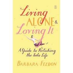 ISBN Living Alone and Loving It Livre de poche