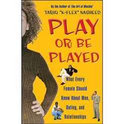ISBN Play or Be Played Livre de poche