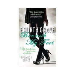 ISBN Fourth Grave Beneath My Feet livre thriller Anglais