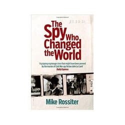 ISBN Spy Who Changed The World livre politique Anglais