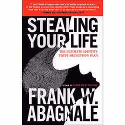 ISBN Stealing Your Life, Livre broché, 256 pages