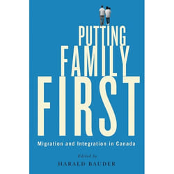 UBC Press Putting Family First livre