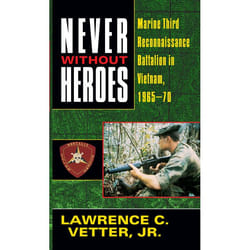ISBN Never Without Heroes livre biographie Anglais Édition de poche