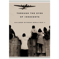ISBN Through The Eyes Of Innocents livre histoire Anglais Livre broché 288 pages