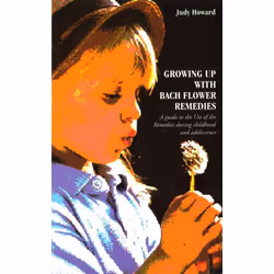 ISBN Growing Up With Bach Flower Remedies, Anglais, Livre broché, 224 pages