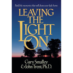ISBN Leaving the Light On livre