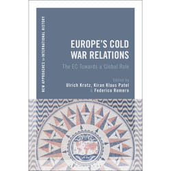 ISBN Europe's Cold War Relations Couverture rigide