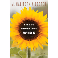 ISBN Life Is Short But Wide, Anglais, Livre broché, 336 pages