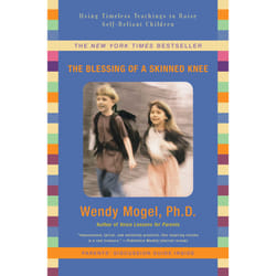 ISBN The Blessing Of A Skinned Knee Livre de poche