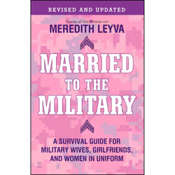 ISBN Married to the Military, Anglais, Livre de poche, 224 pages