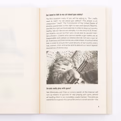Firebox How to Talk to Your Cat About Gun Safety livre Humoristique Anglais