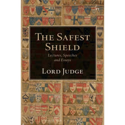 ISBN The Safest Shield (Lectures, Speeches and Essays) livre Loi Anglais Couverture rigide