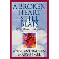 ISBN A Broken Heart Still Beats Livre de poche