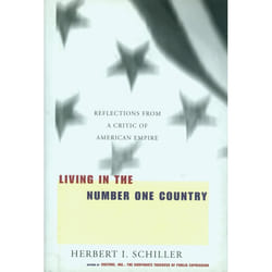 ISBN Living in the Number One Country livre Couverture rigide