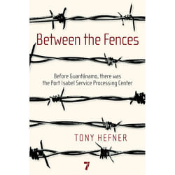 ISBN Between the Fences livre biographie Anglais