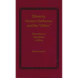 ISBN Ethnicity, Hunter-Gatherers, and the “Other” livre Couverture rigide