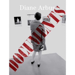 ISBN Diane Arbus Documents livre biographie Anglais Couverture rigide