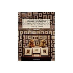 ISBN Staging the Archive: Art and Photography in the Age of New Media livre Art & design Anglais