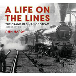 ISBN A Life on the Lines Couverture rigide