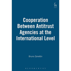 ISBN Cooperation Between Antitrust Agencies at the International Level livre Loi Anglais Couverture rigide