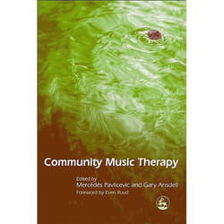 UBC Press Community Music Therapy livre