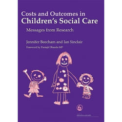 UBC Press Costs and Outcomes in Children's Social Care livre