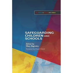UBC Press Safeguarding Children and Schools livre