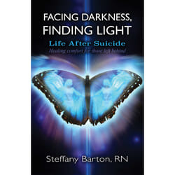 ISBN Facing Darkness, Finding Light Livre de poche