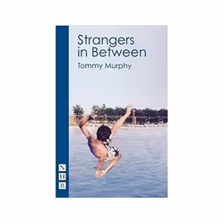 ISBN Strangers in Between, Littérature, Anglais, Livre broché, 96 pages
