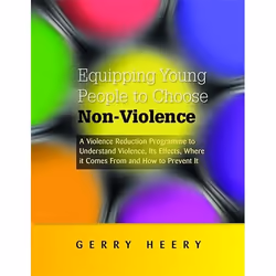UBC Press Equipping Young People to Choose Non-Violence, Livre broché, 144 pages
