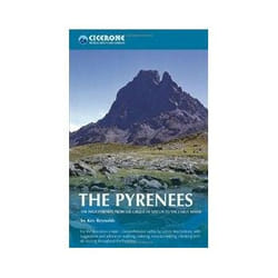 ISBN Pyrenees: The High Pyrenees from the Cirque De Lescun to the Carlit Massif (Cicerone Mountain Guide) livre Voyage Anglais