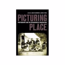 ISBN Picturing Place: Photography and the Geographical Imagination, Photographie, Anglais, 368 pages