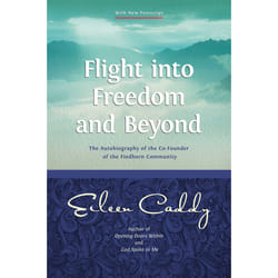 ISBN Flight into Freedom and Beyond Livre de poche