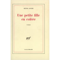 Une petite fille en colere