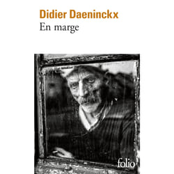 En marge