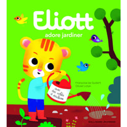 Eliott adore jardiner